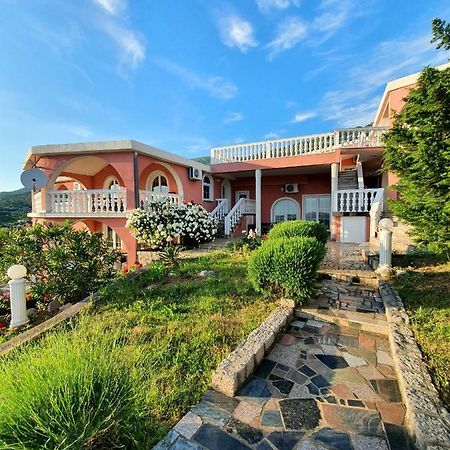 Villa Lilly Цезарица Екстериор снимка