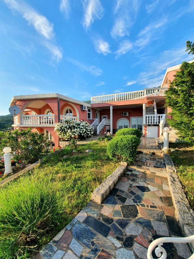 Villa Lilly Цезарица Екстериор снимка